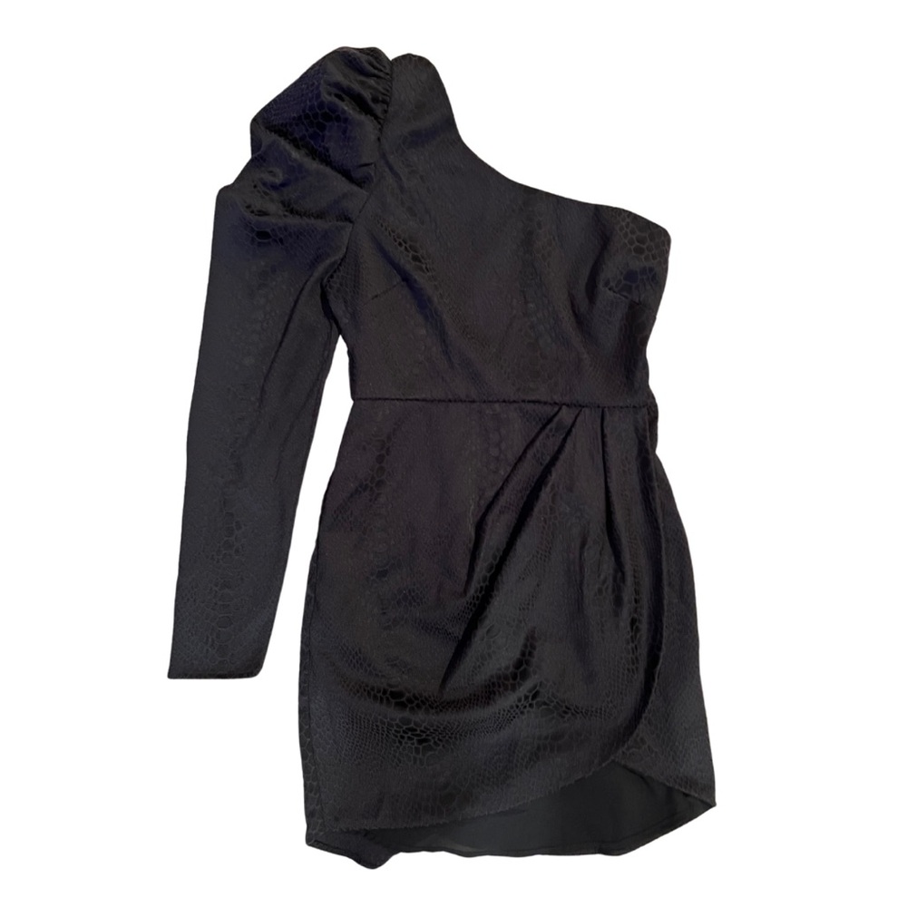 DO+BE One Shoulder black crock print dress. Size small